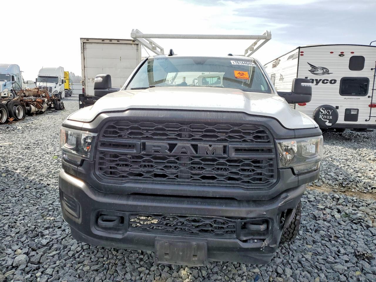 2024 Ram All models VIN 3C6UR5HJXRG180198 photo 5