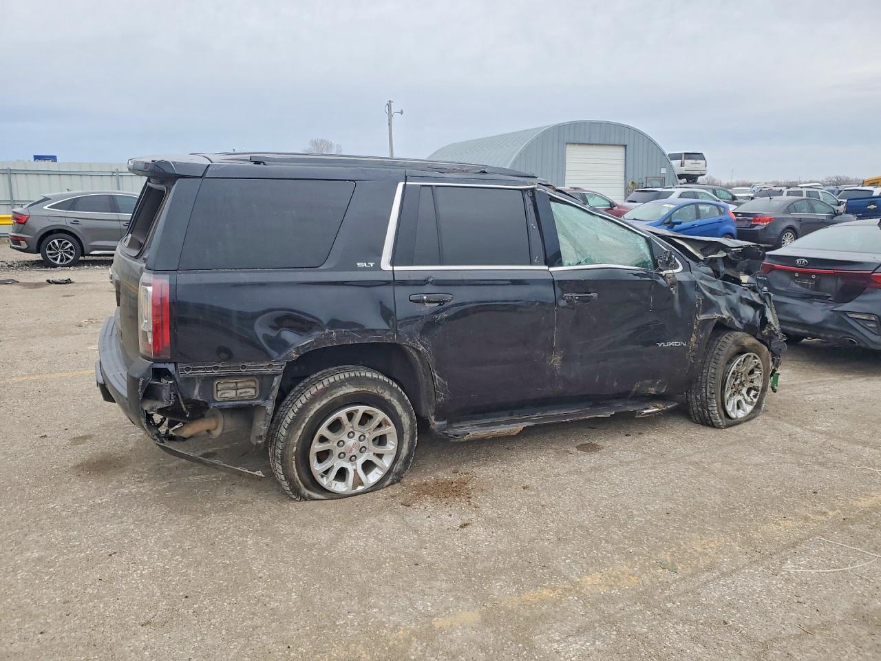 2017 GMC Yukon VIN 1GKS1BKC3HR167473 photo 3