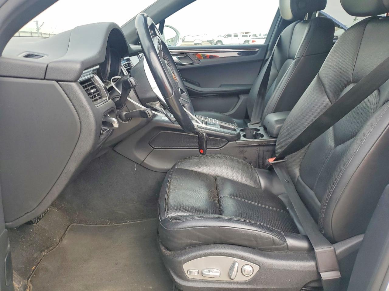2018 PORSCHE Macan VIN WP1AA2A51JLB19925 photo 7