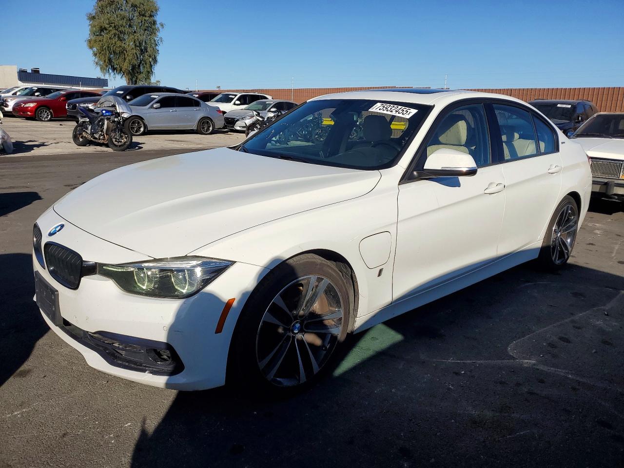 2018 BMW 3 series VIN WBA8E1C51JA756737 photo 1