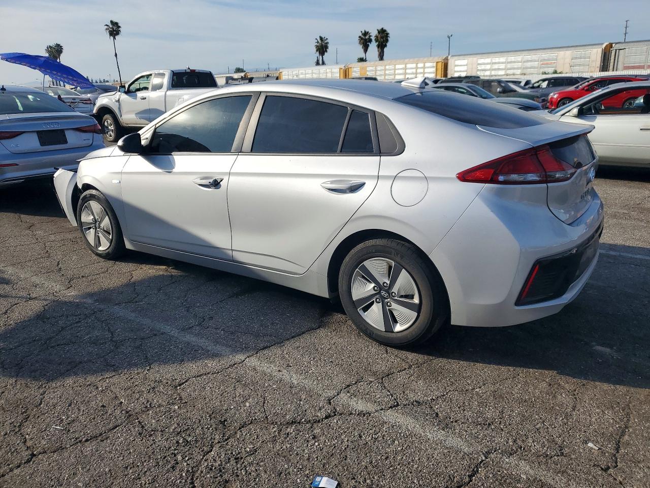 2017 Hyundai Ioniq VIN KMHC65LC8HU049252 photo 2
