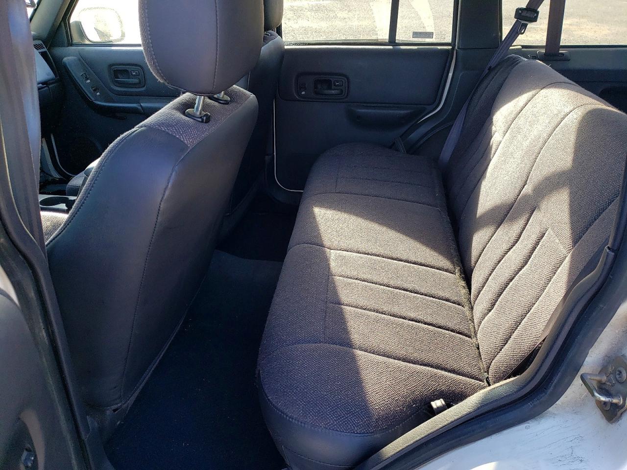 2001 Jeep Cherokee VIN 1J4FF58S71L520816 photo 11