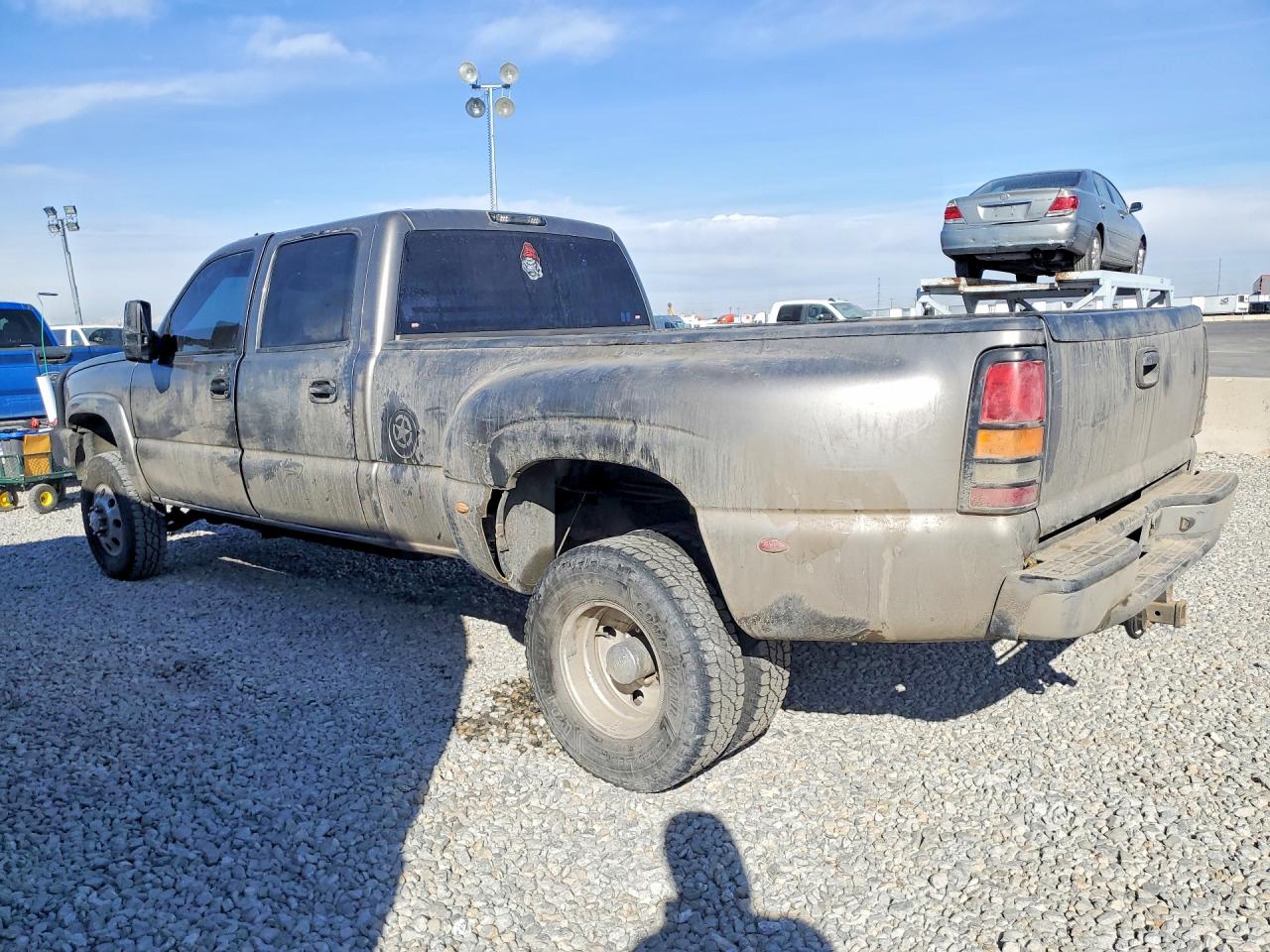2006 CHEV Silverado VIN 1GCJK33D26F144427 photo 2