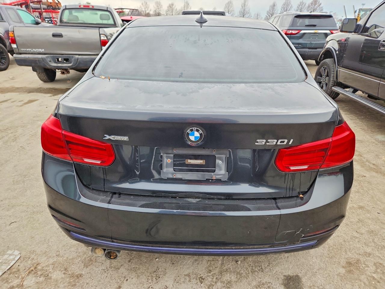 2018 BMW 3 series VIN WBA8D9C56JEM32144 photo 6