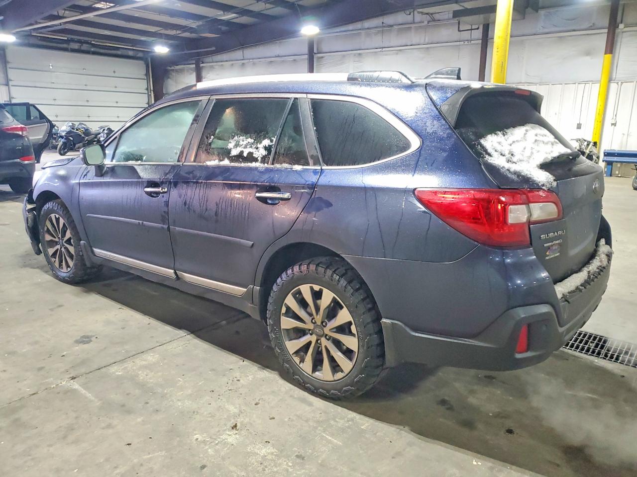 2018 Outback VIN 4S4BSETC6J3342070 photo 2