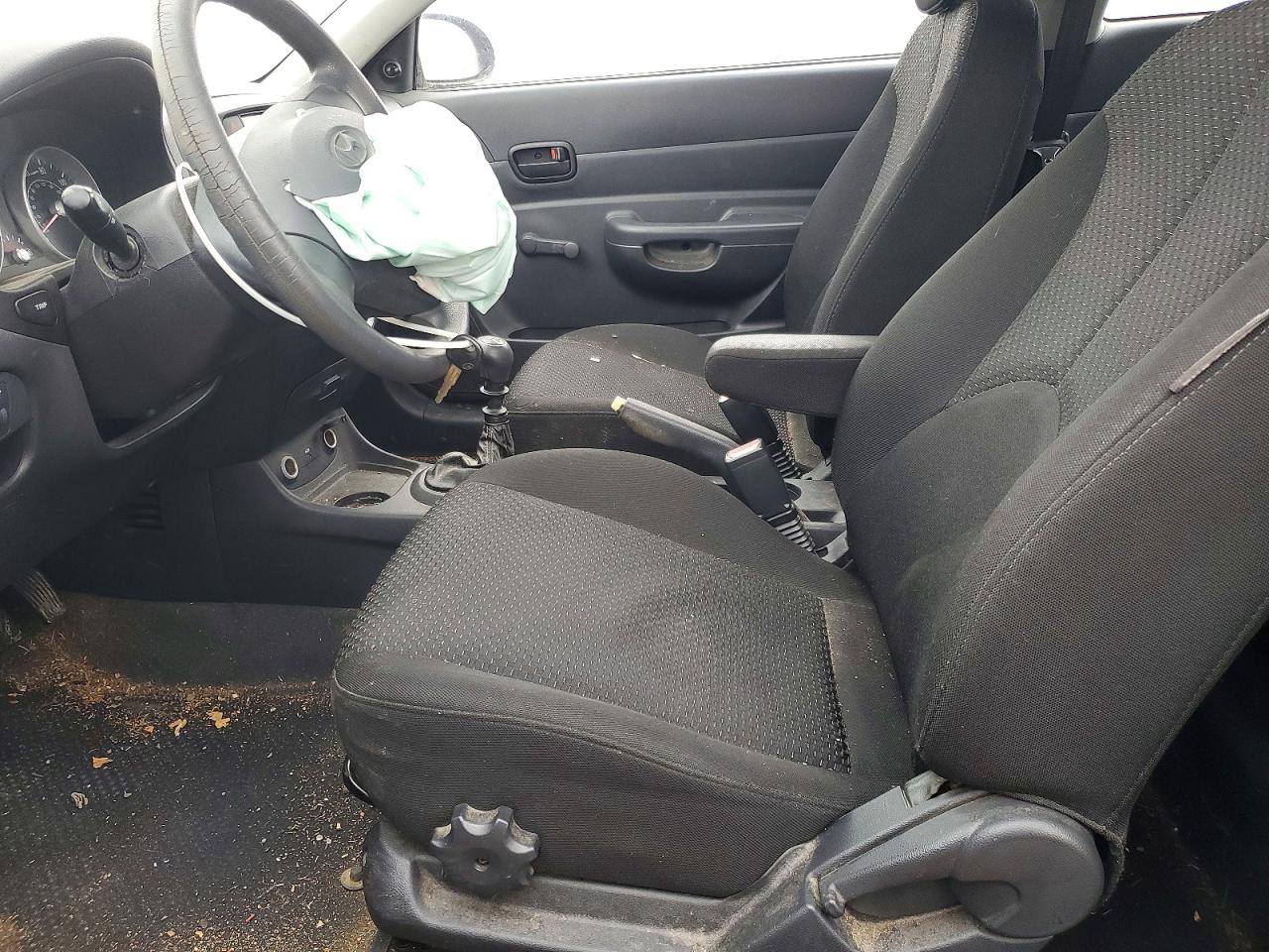 2009 Hyundai Accent VIN KMHCM36C09U120161 photo 7