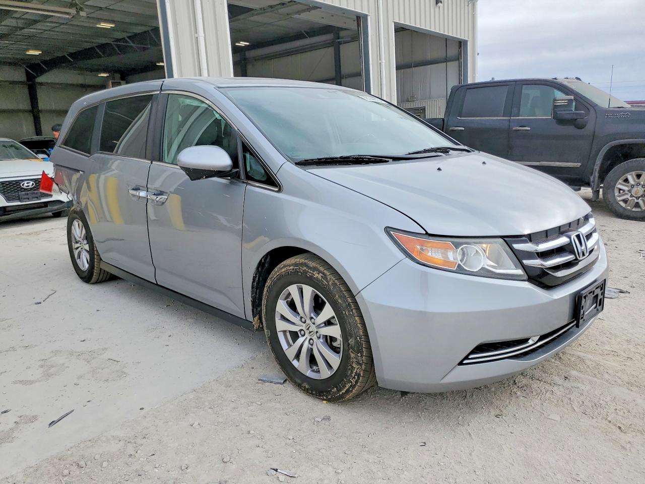 2016 HONDA All models VIN 5FNRL5H65GB131036 photo 4
