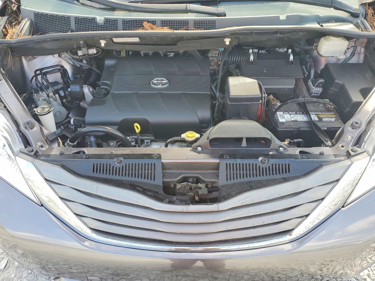 2013 Toyota All models VIN 5TDYK3DC8DS331429 photo 11