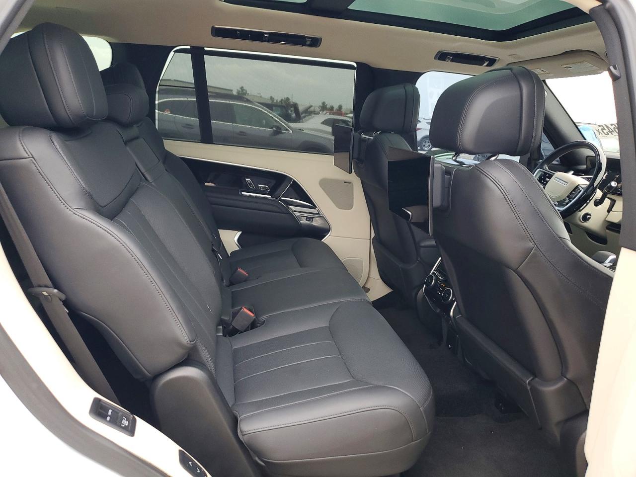 2023 Land Rangerover VIN SALKPBE7XPA025006 photo 11