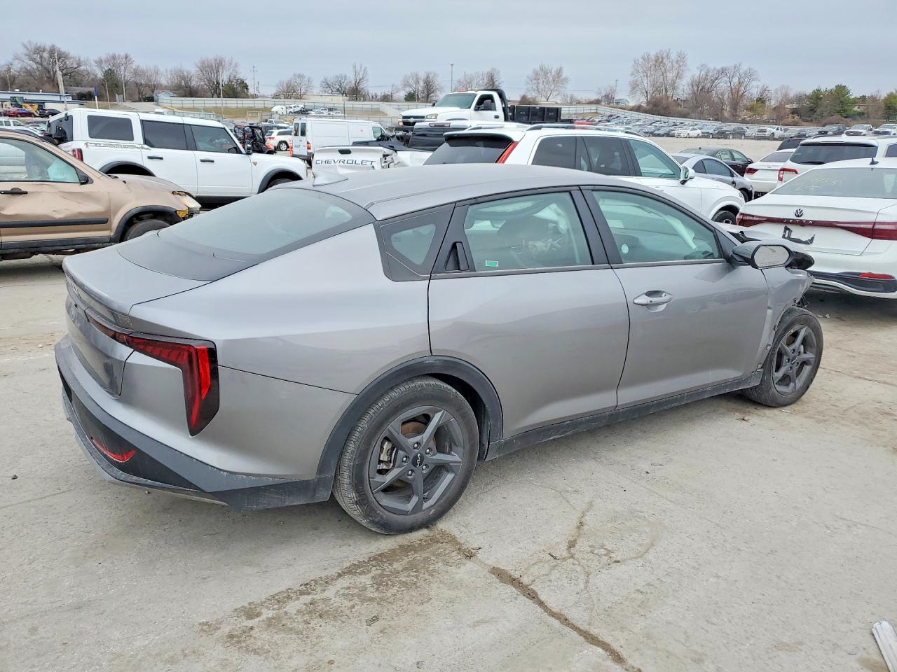 2025 Kia All other VIN 3KPFT4DE4SE039067 photo 3