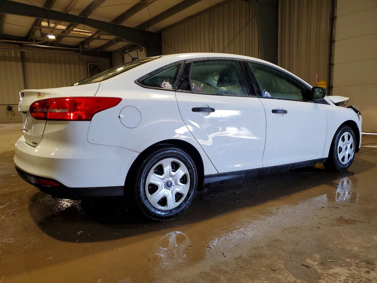 2016 Ford Focus VIN 1FADP3E24GL362050 photo 3