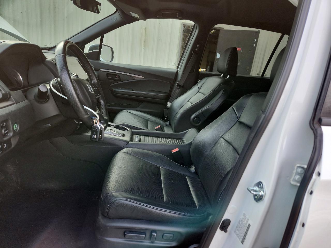 2022 Honda Passport VIN 5FNYF8H57NB020626 photo 7
