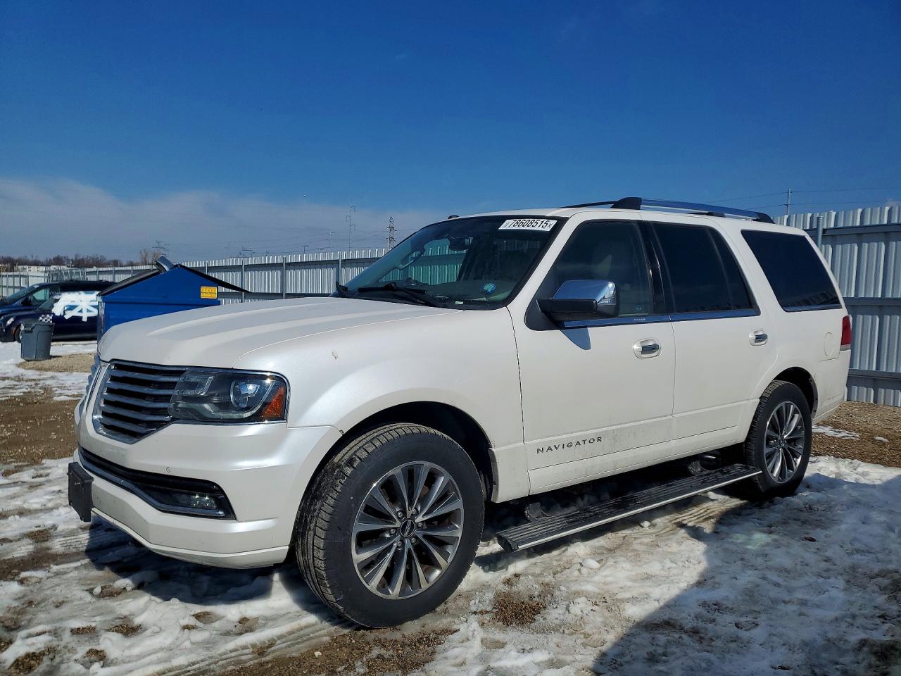 2017 Lincoln Navigator VIN 5LMJJ2JT2HEL04105 photo 1
