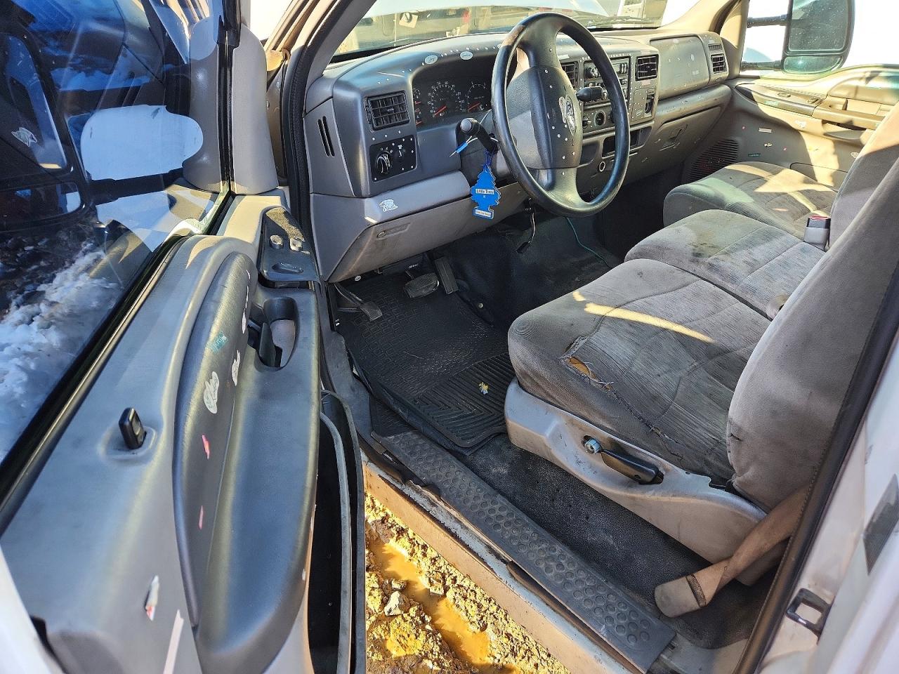 1999 Ford F450 VIN 1FDXF46F2XEA89112 photo 8