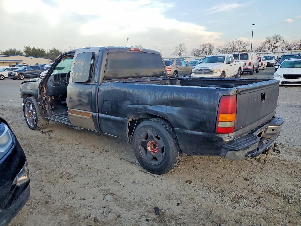 2001 Chevrolet All models VIN 2GCEC19T911184246 photo 2