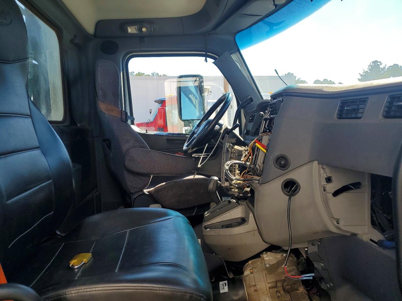 2017 PETERBILT All models VIN 1XPBA48X6HD428835 photo 5