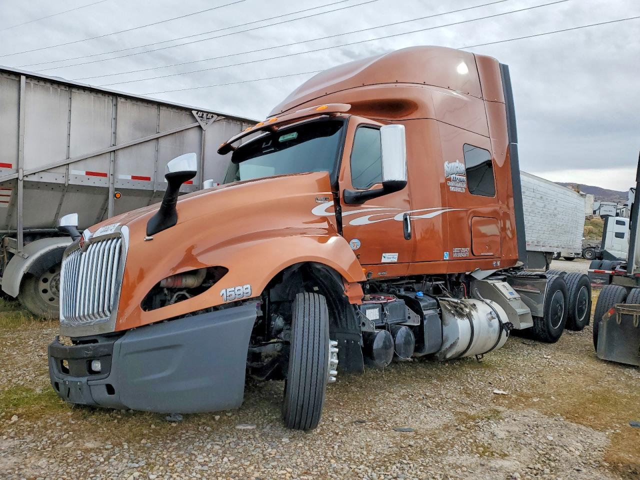 2025 International All models VIN 3HSDZAPR5SN542875 photo 2