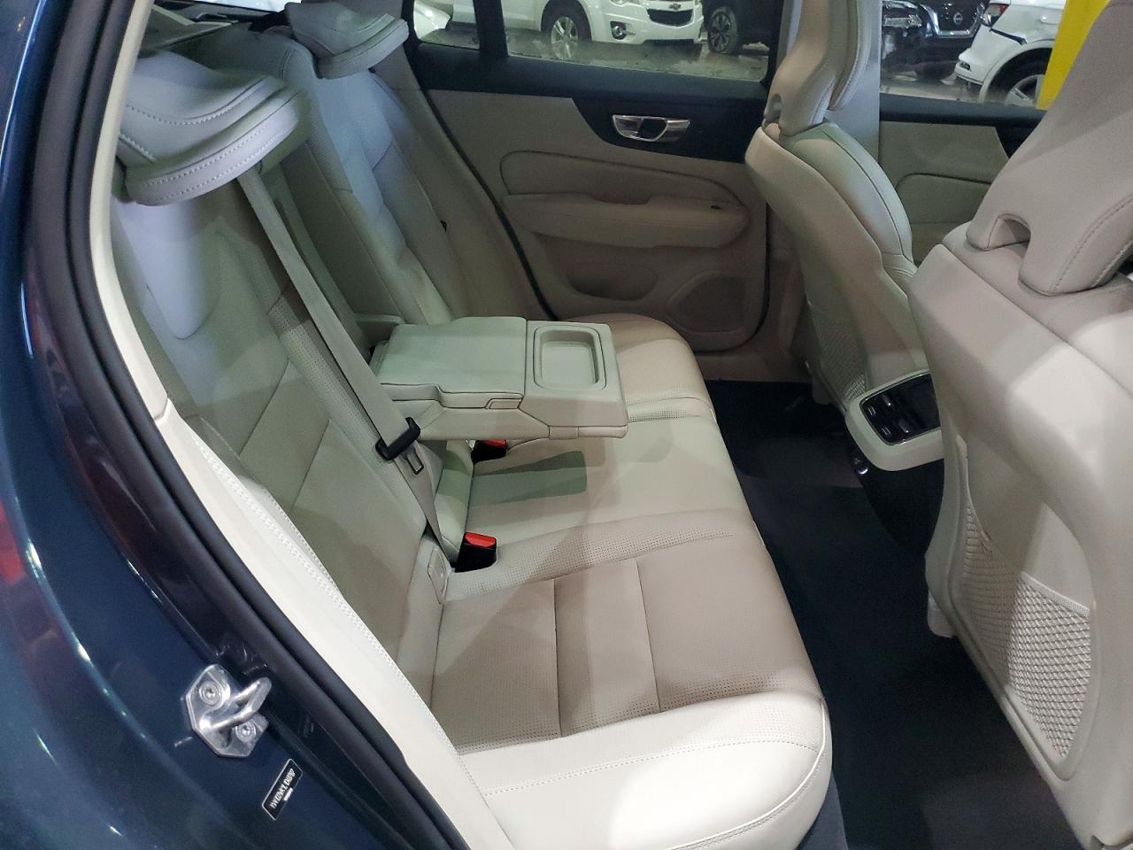2020 Volvo V60 VIN YV4102WK1L1048787 photo 10