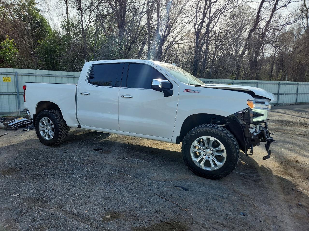 2025 Chevrolet All models VIN 1GCUKGE85SZ270696 photo 4