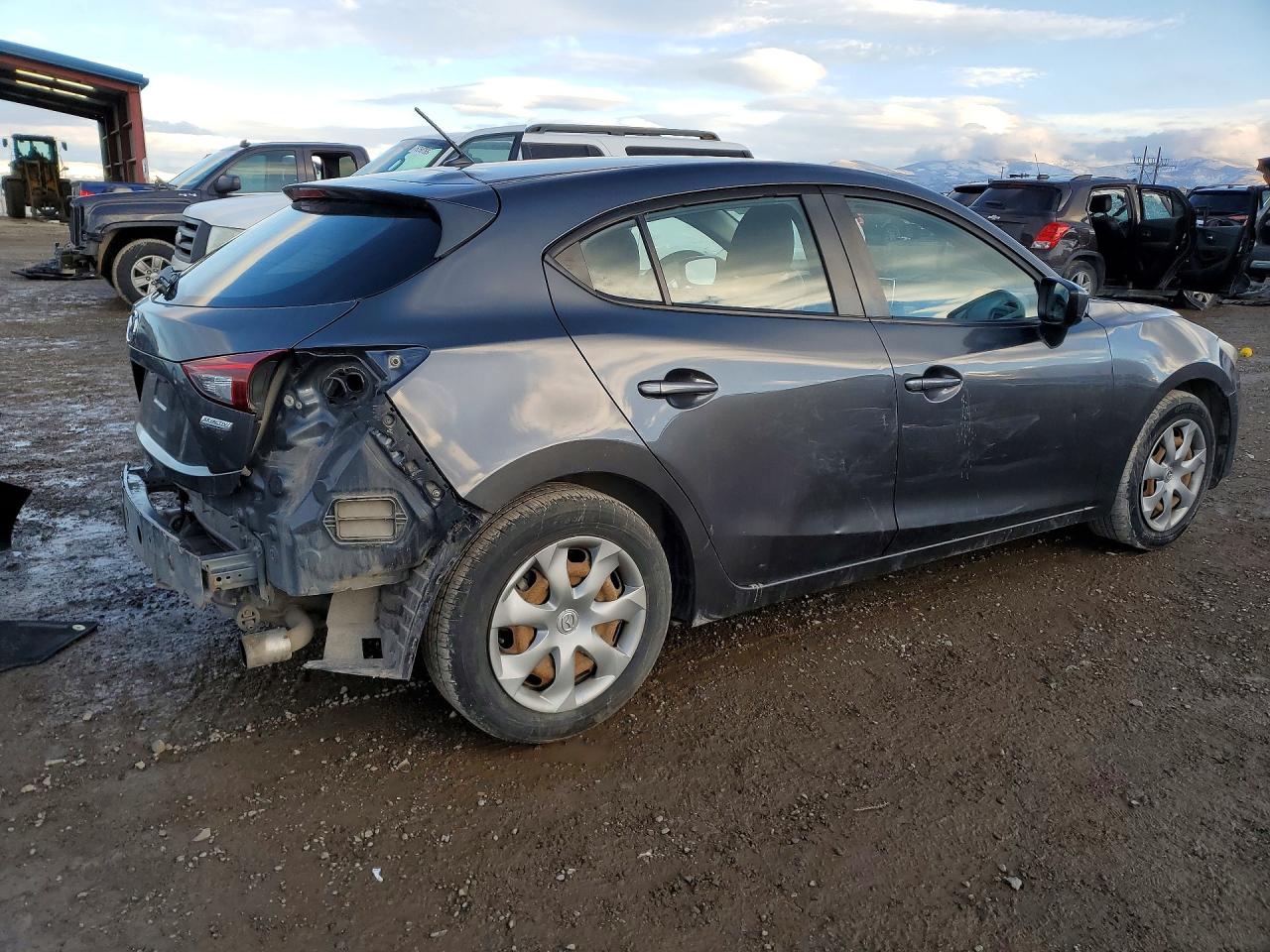 2015 Mazda 3 VIN JM1BM1K71F1239718 photo 3