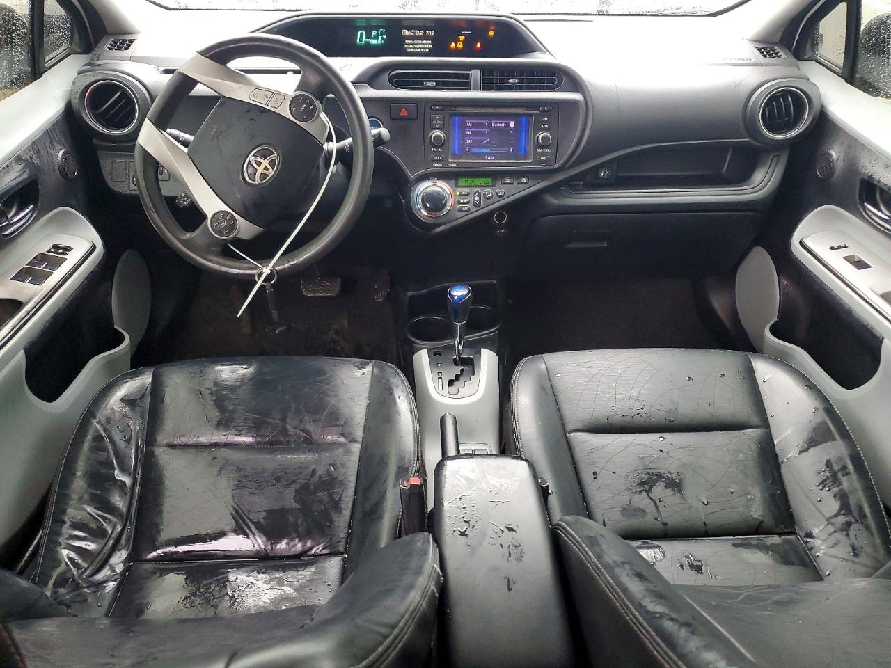 2012 Toyota Prius VIN JTDKDTB38C1026348 photo 8