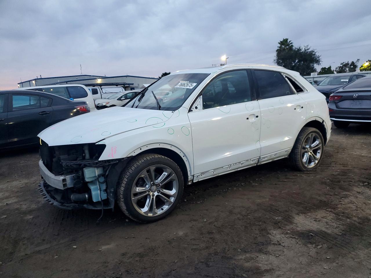 2018 Audi Q3 VIN WA1HCCFSXJR020218 photo 1