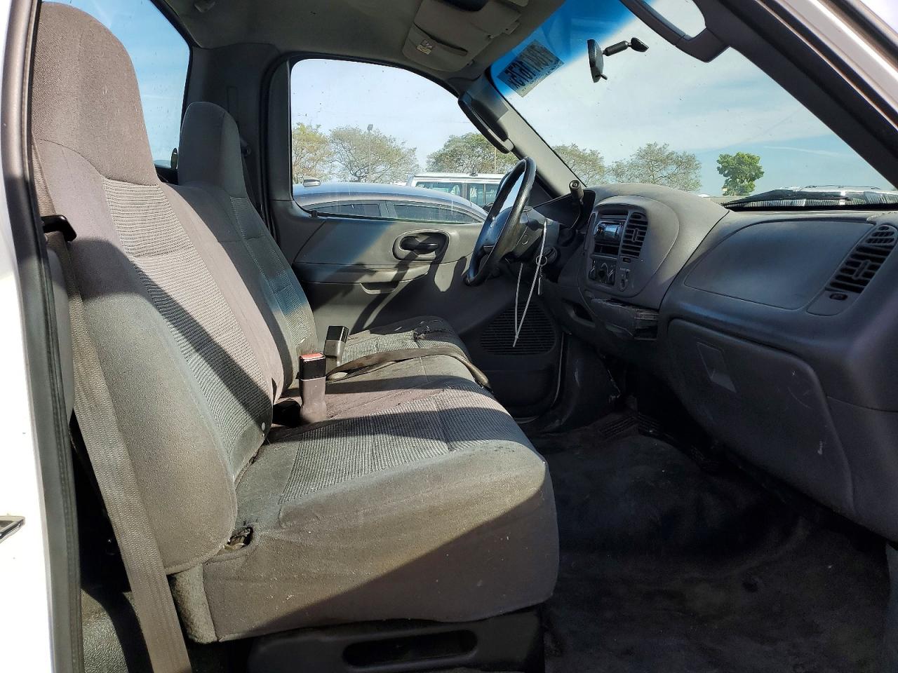 2004 Ford F150 VIN 2FTRF17224CA35995 photo 10