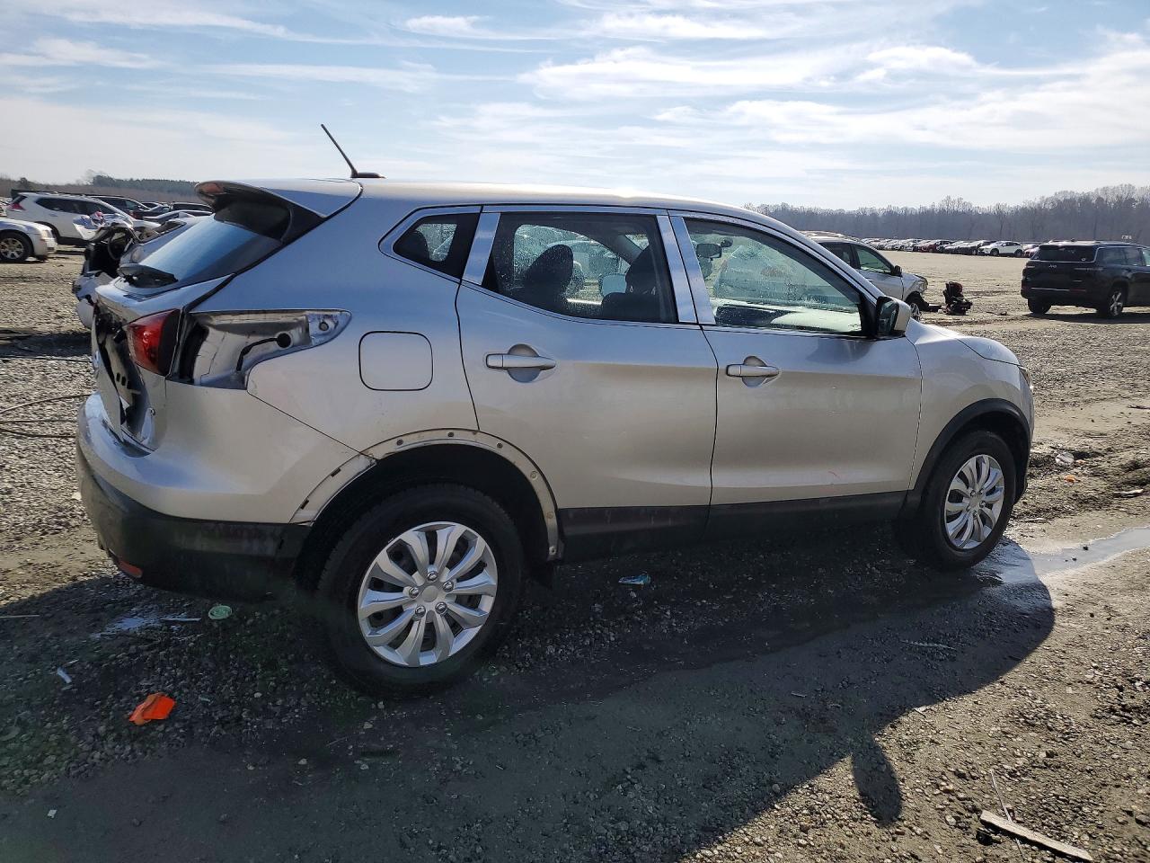 2019 Nissan Rogue VIN JN1BJ1CR7KW310462 photo 3