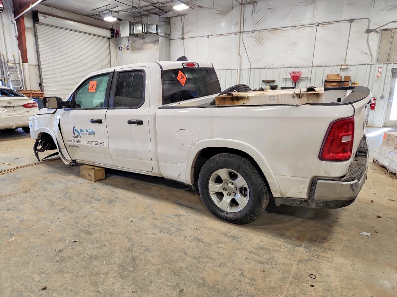 2025 RAM 1500 VIN 1C6RRFBG2SN659253 photo 2