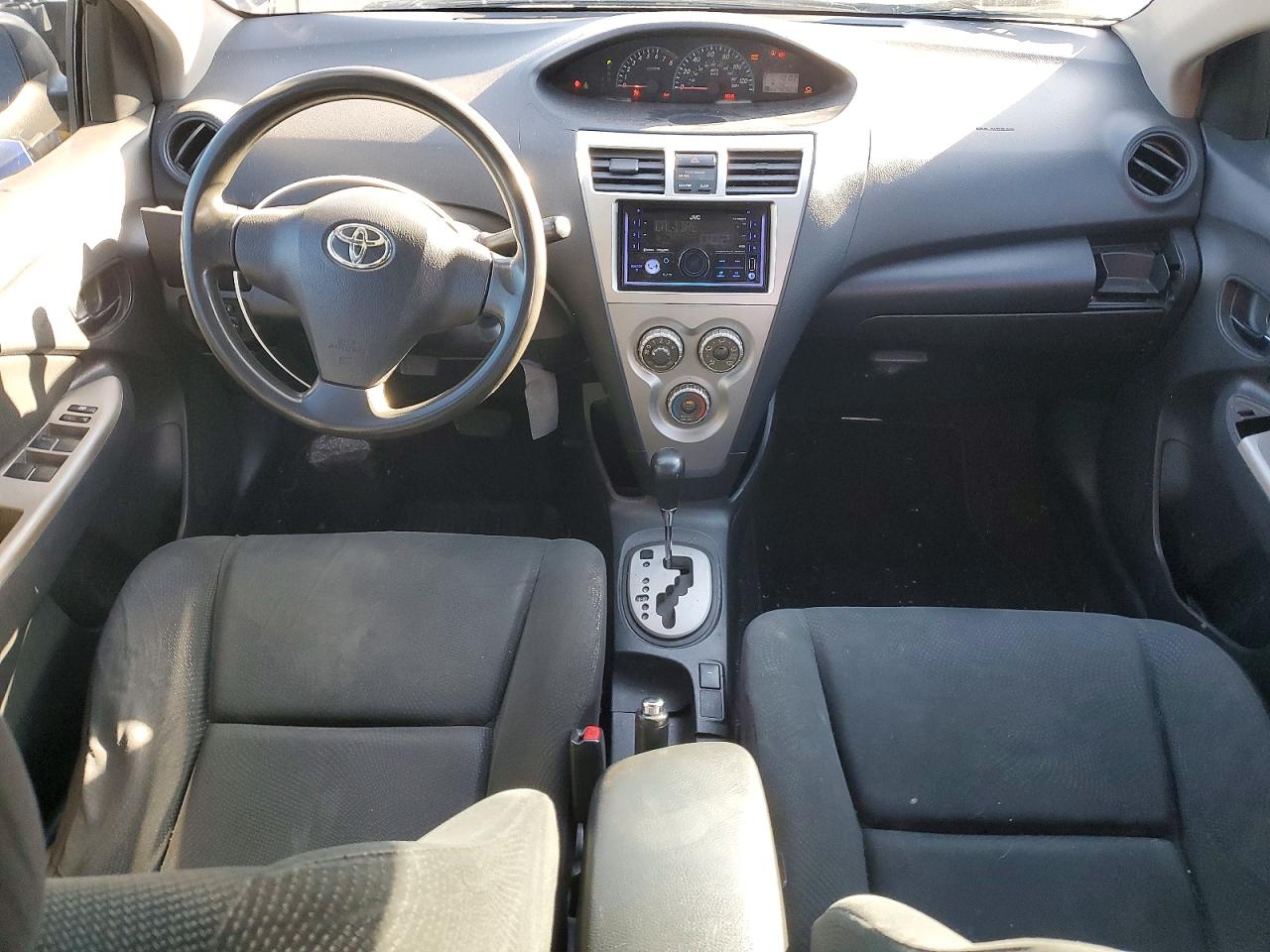 2011 Toyota Yaris VIN JTDBT4K34BL000907 photo 8