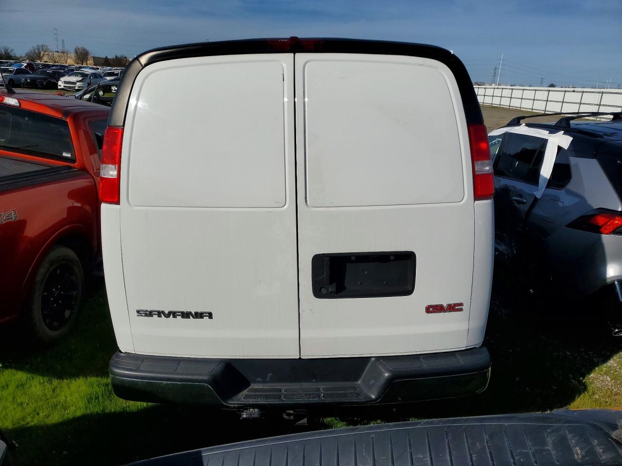 2020 GMC Savana VIN 1GTW7AFG7L1238023 photo 6