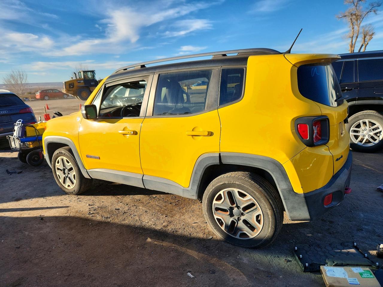 2015 Jeep Renegade VIN ZACCJBCT4FPC16125 photo 2