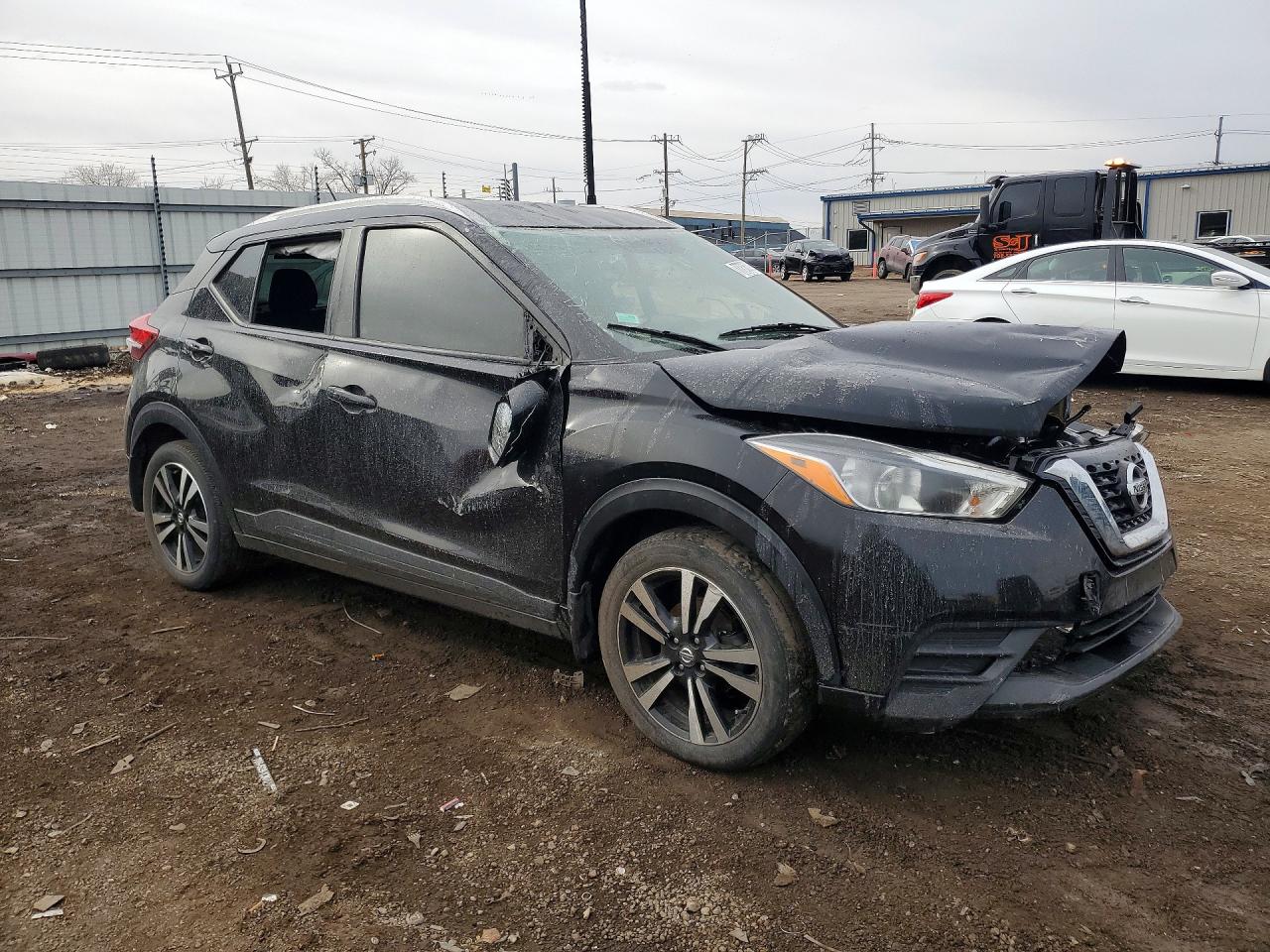 2018 NISSAN Kicks VIN 3N1CP5CU0JL531064 photo 4
