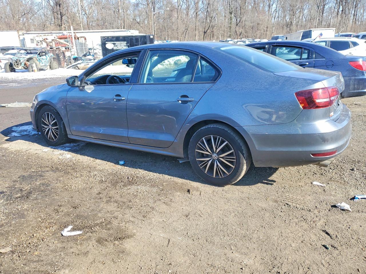2018 Volkswagen Jetta VIN 3VWB67AJ9JM206873 photo 2
