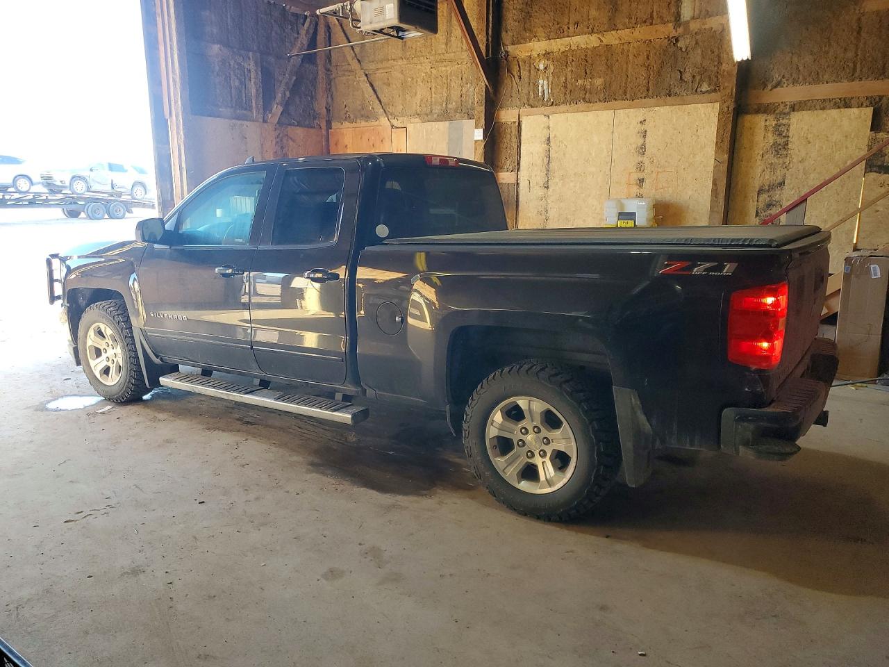 2018 Chev Silverado VIN 1GCVKREC7JZ198404 photo 2