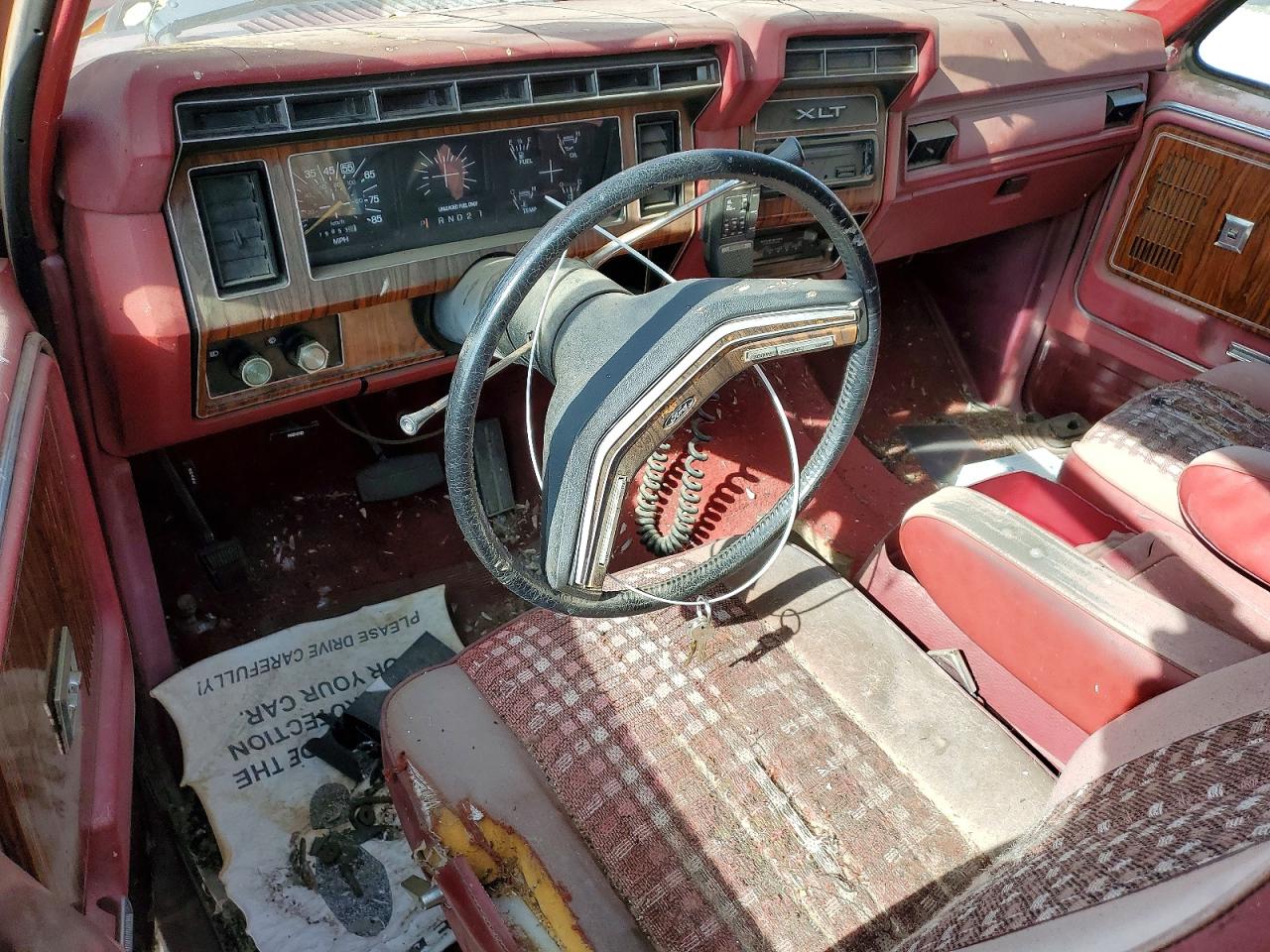 1982 Ford Bronco VIN 1FMEU15F5CLA01592 photo 8