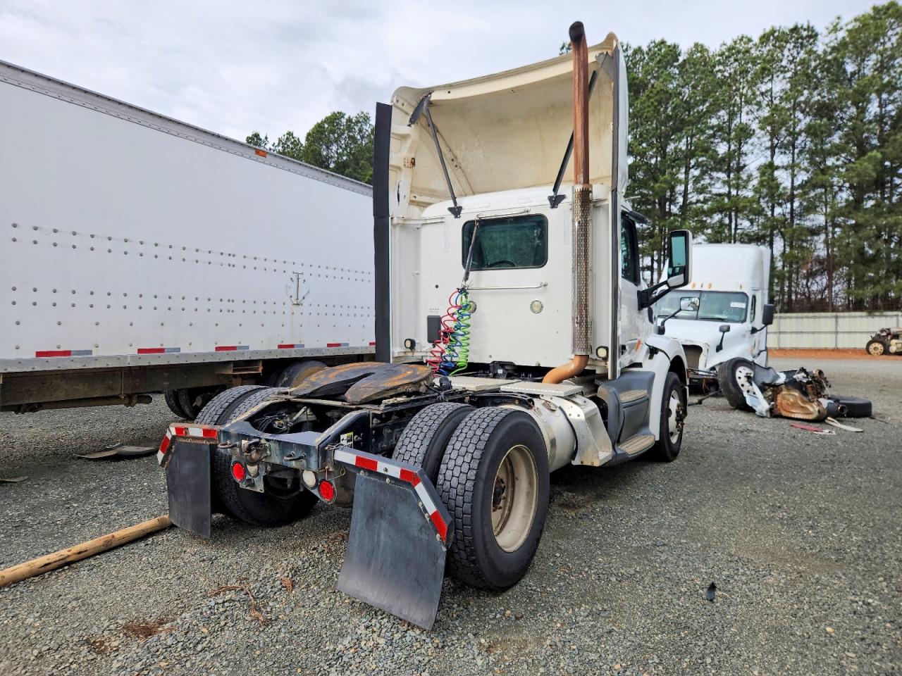 2017 PETERBILT All models VIN 1XPBA48X7HD428844 photo 4