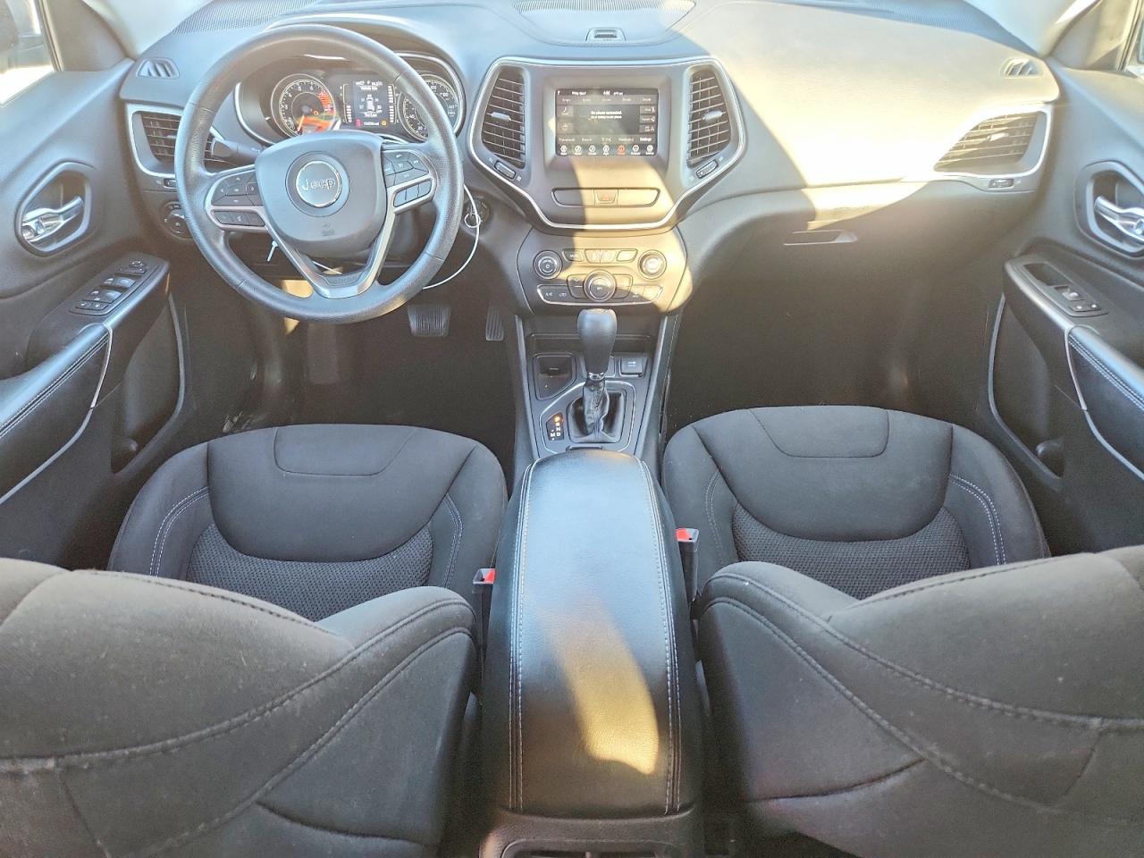 2019 Jeep Grand cher VIN 1C4PJLCX9KD439747 photo 8