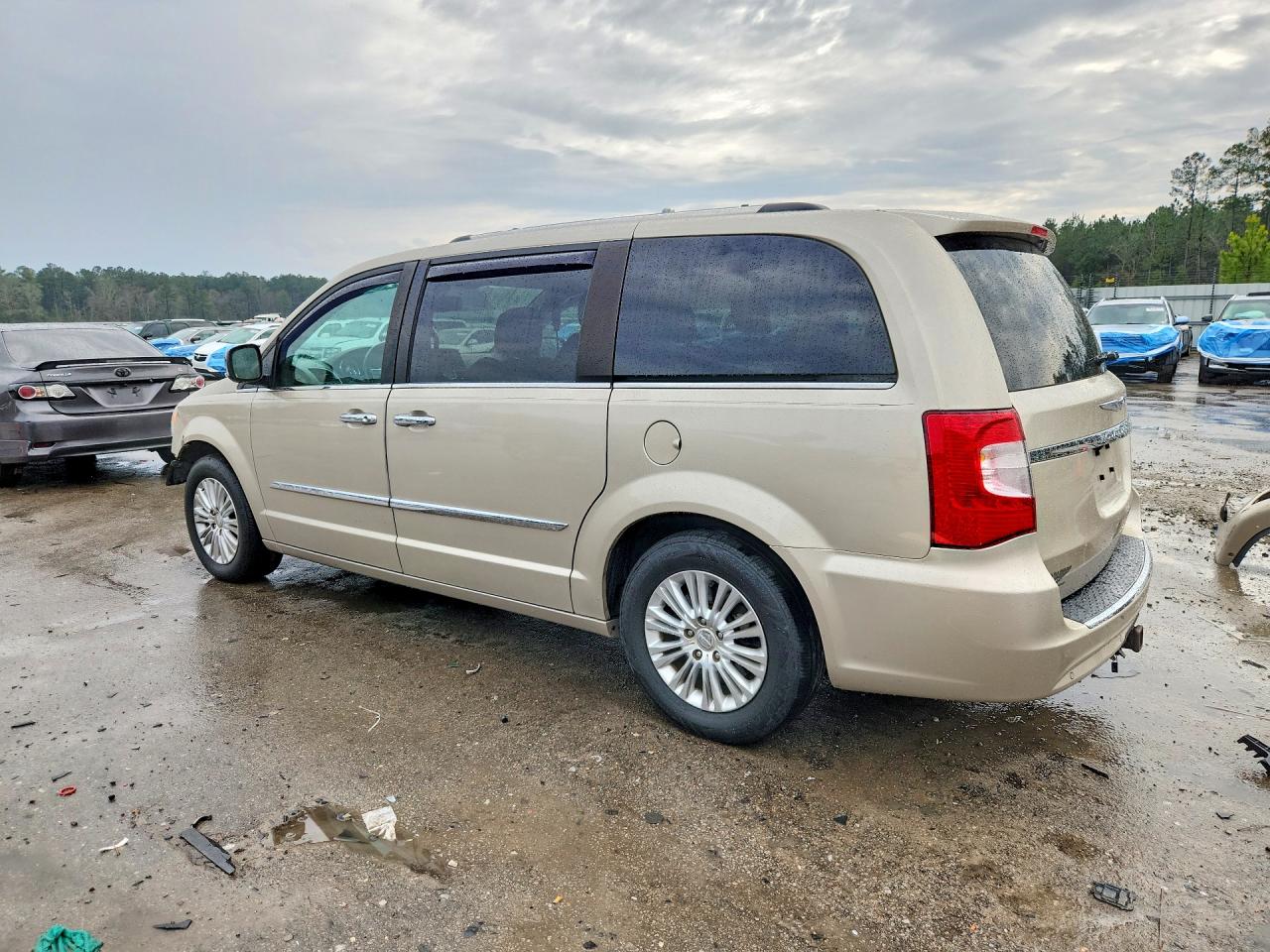 2014 Chrysler Minivan VIN 2C4RC1GGXER277145 photo 2