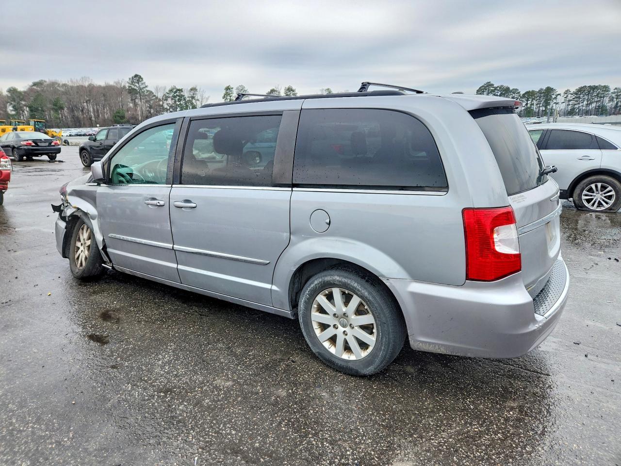 2014 Chrysler Minivan VIN 2C4RC1BG6ER212123 photo 2