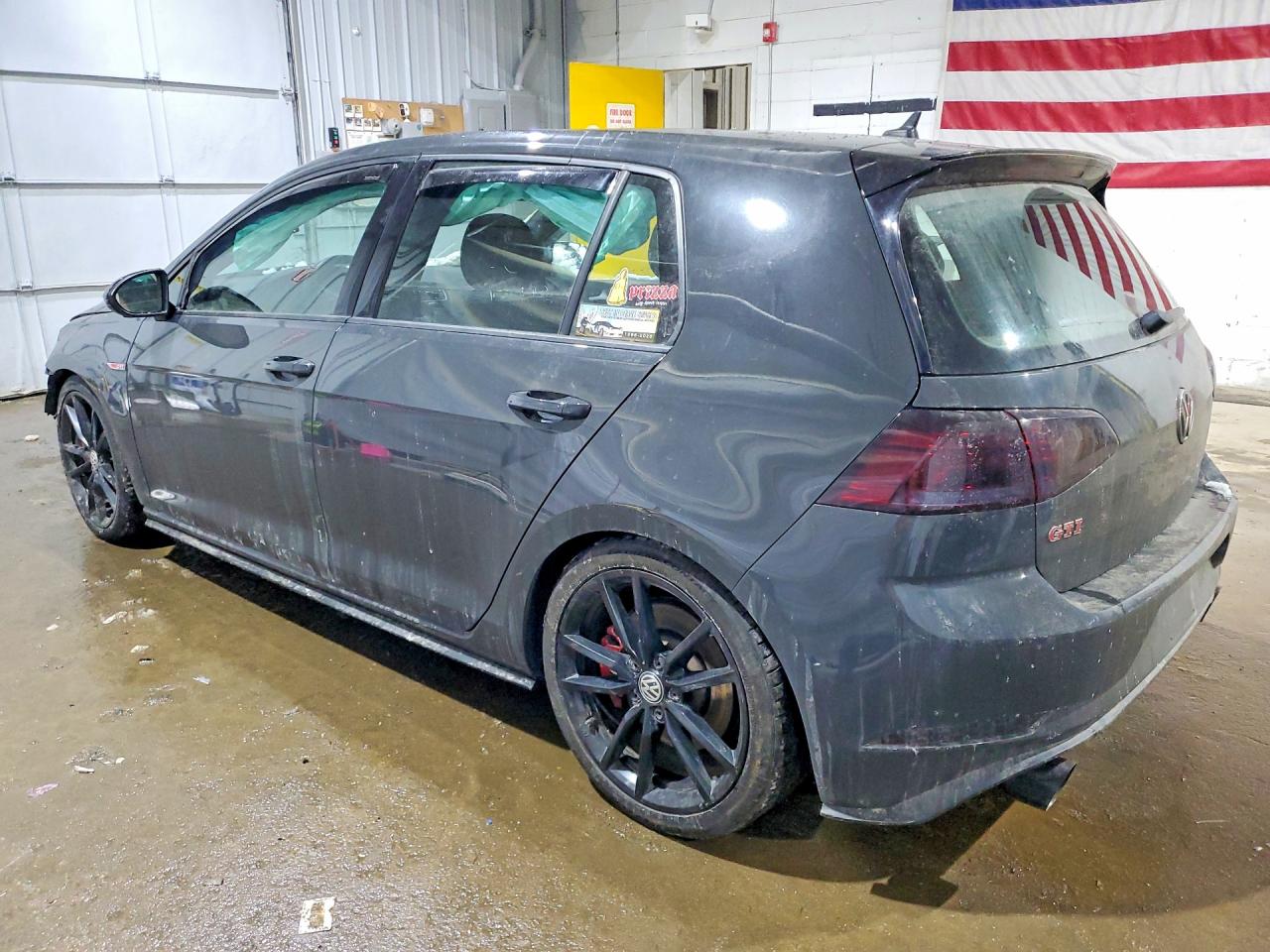 2019 Volkswagen Gti VIN 3VW5T7AUXKM006361 photo 2