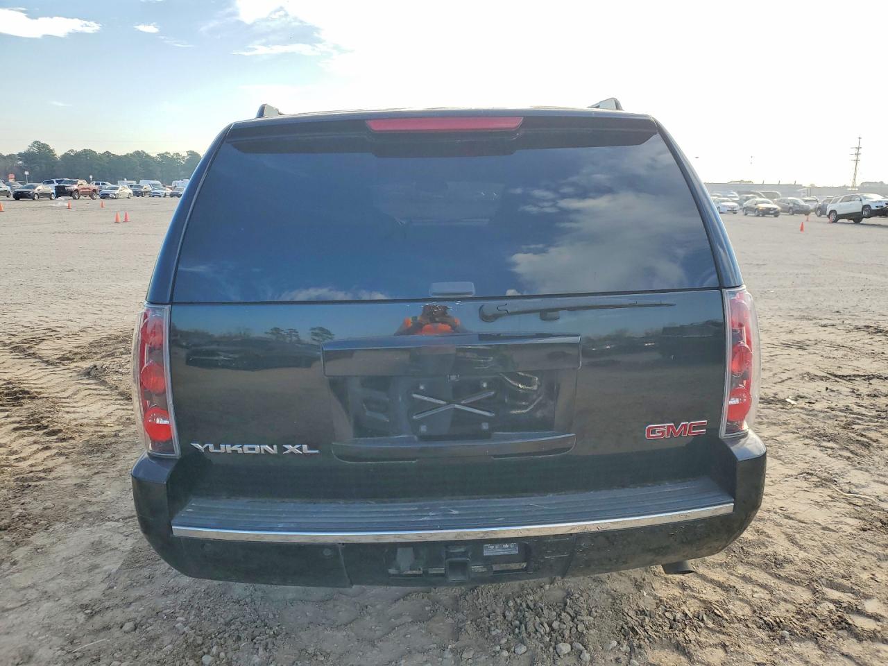 2013 GMC Yukon VIN 1GKS1MEF2DR359821 photo 6