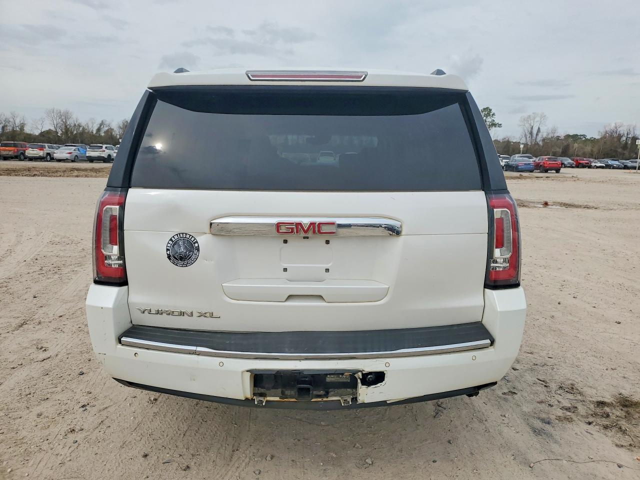 2018 GMC Yukon VIN 1GKS1HKJ2JR124055 photo 6