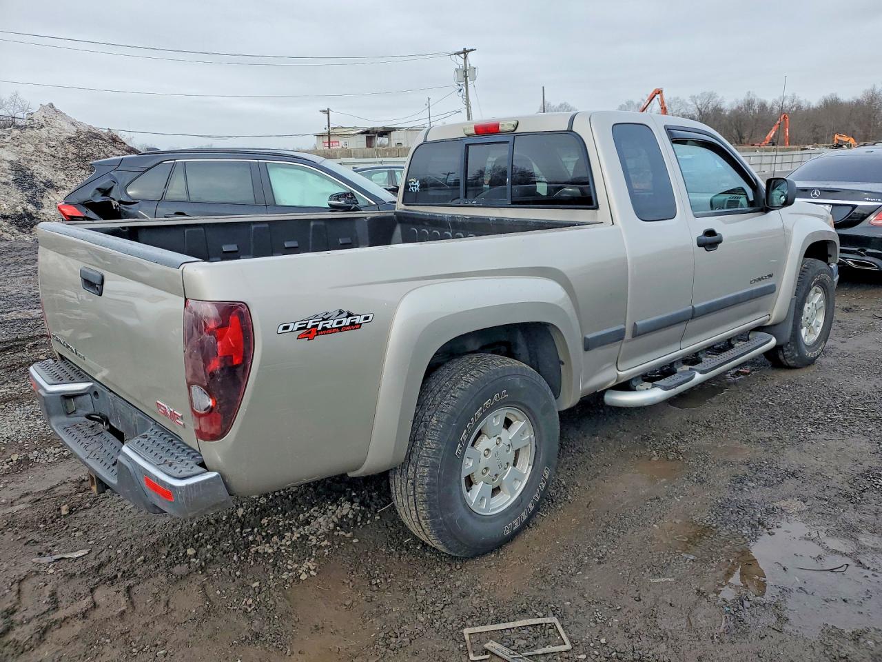 2005 GMC Canyon VIN 1GTDT196358213569 photo 3