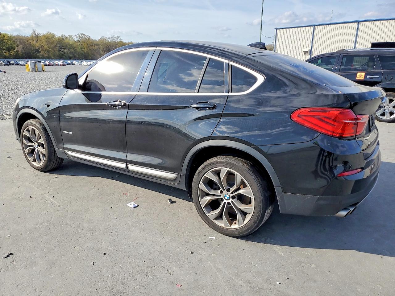 2018 BMW X4 VIN 5UXXW3C5XJ0T82883 photo 2