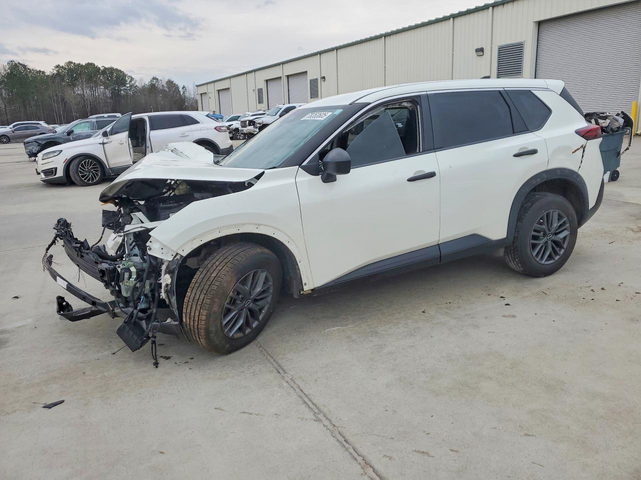 2022 Nissan Rogue VIN 5N1BT3AA5NC704074 photo 1