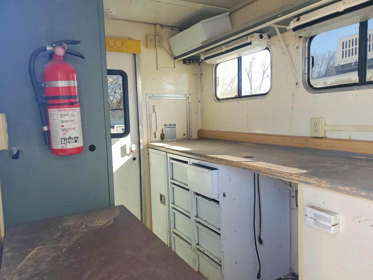 2000 ROLLING STAR FIBER OPTIC SPLICING TRAILER VIN 1R9US1020YB295289 photo 6