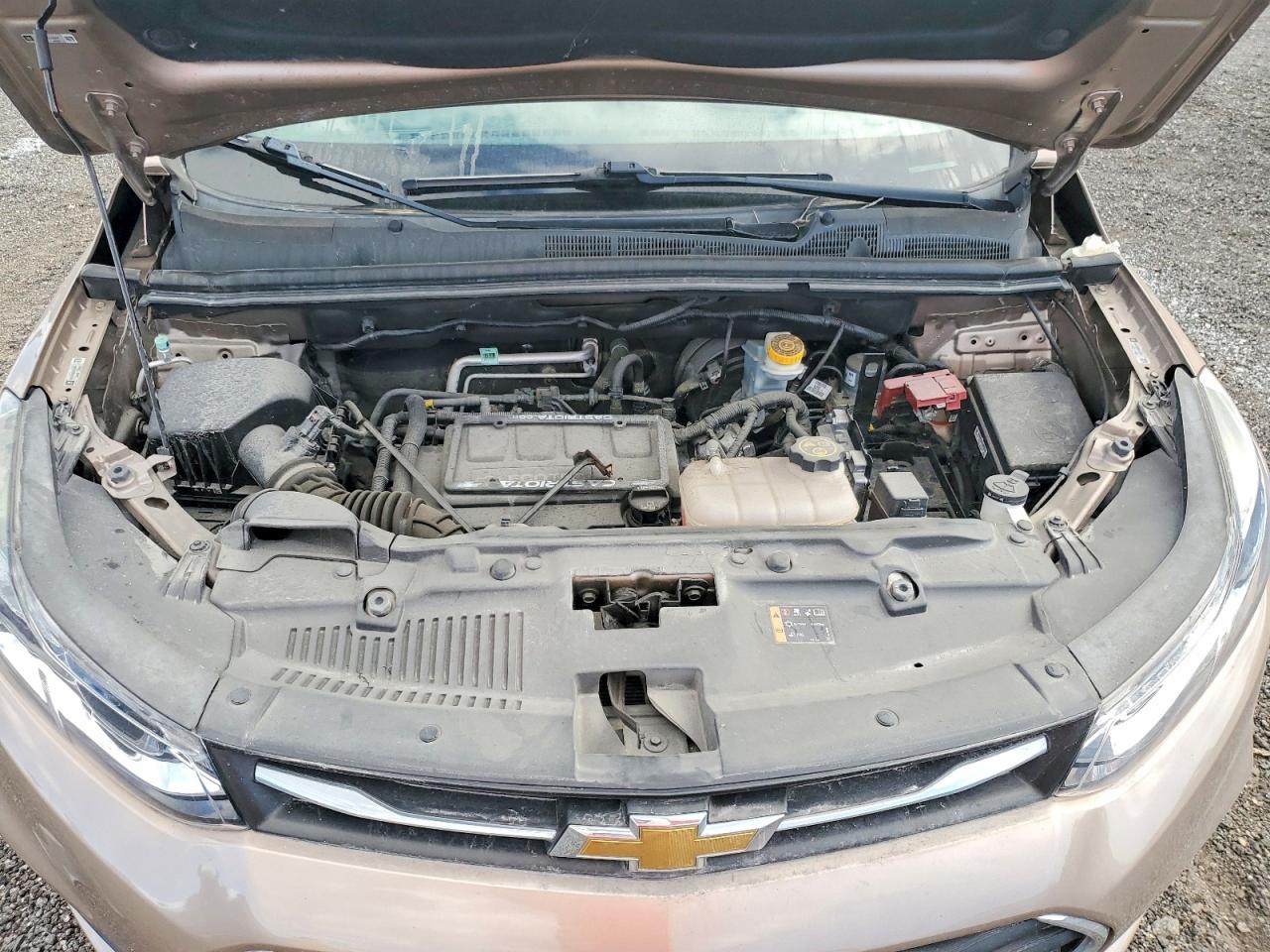 2018 Chevrolet Trax VIN 3GNCJKSB9JL410747 photo 12