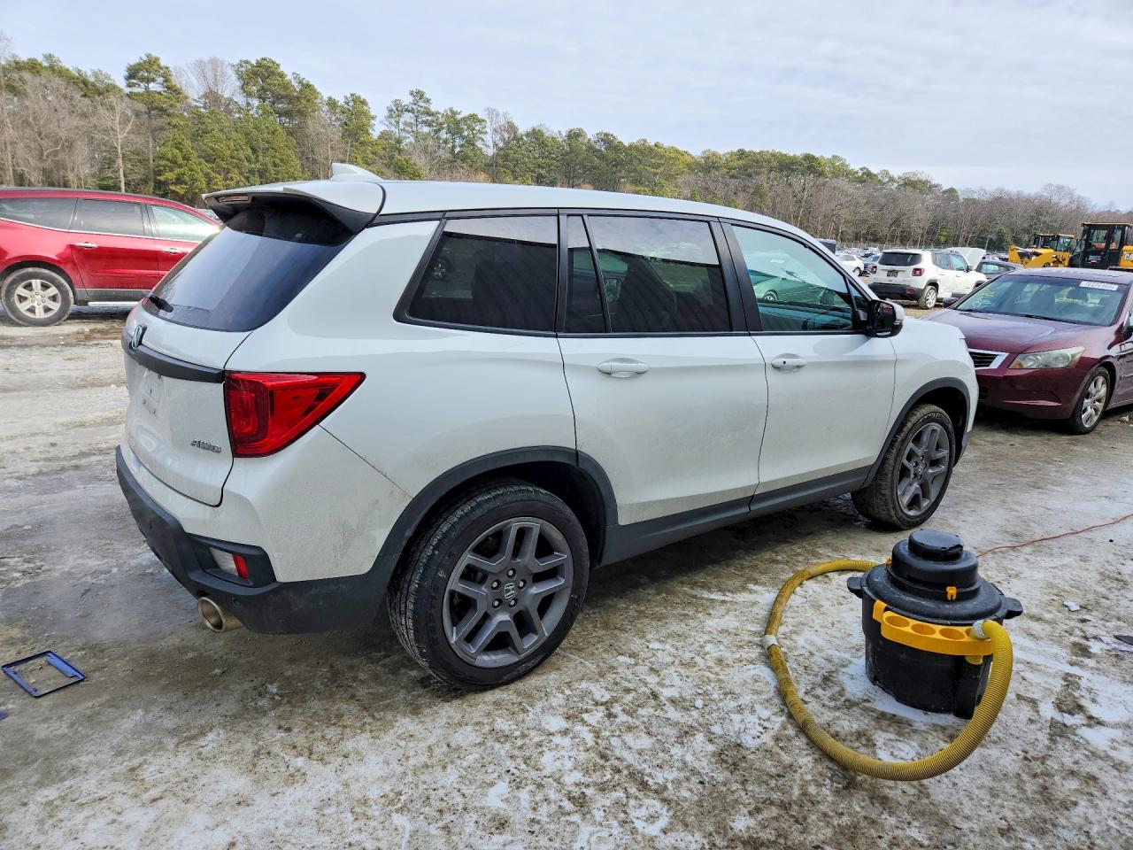 2022 Honda Passport VIN 5FNYF8H57NB020626 photo 3