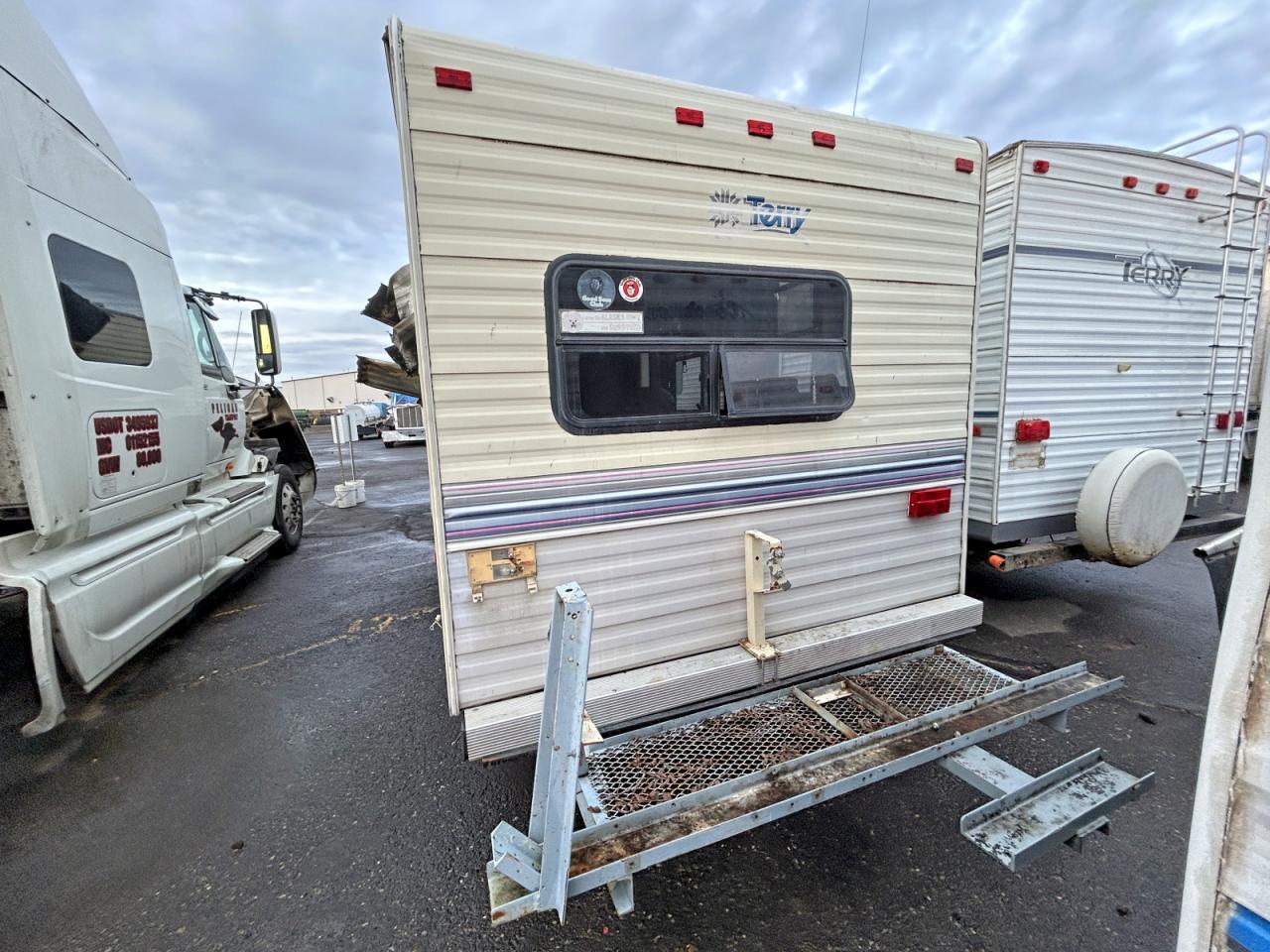 1994 FLEETWOOD All models VIN 1EA5H2528R2452674 photo 8